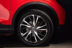 geely-coolray-i-do-obnovleniya-5